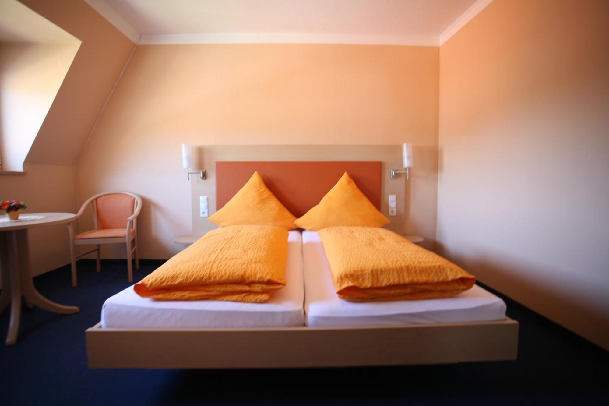 Hotel Linde Pfalz Silz  Exteriér fotografie
