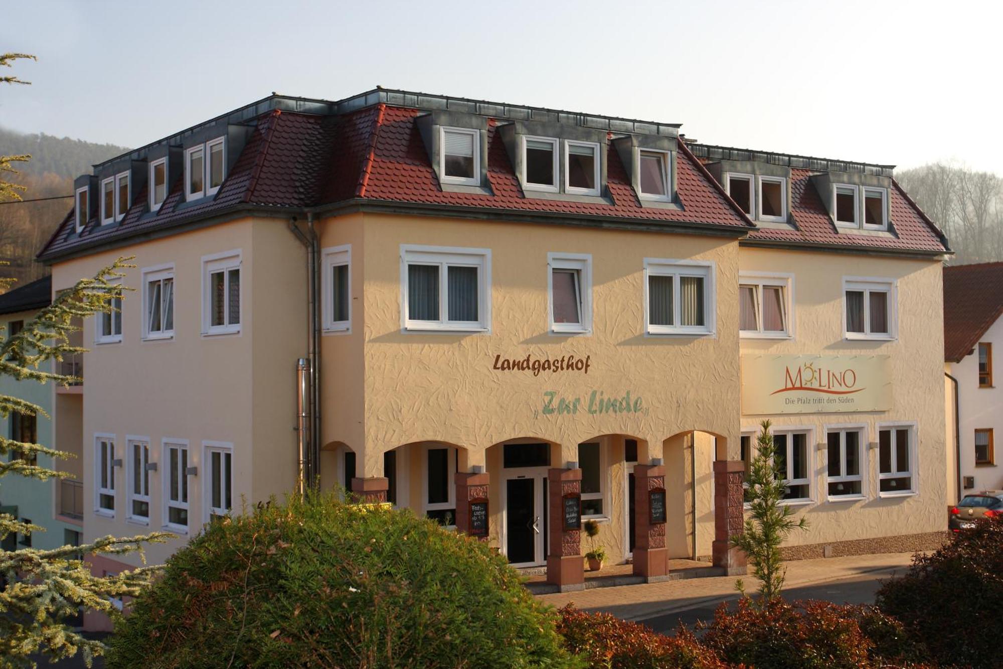 Hotel Linde Pfalz Silz  Exteriér fotografie