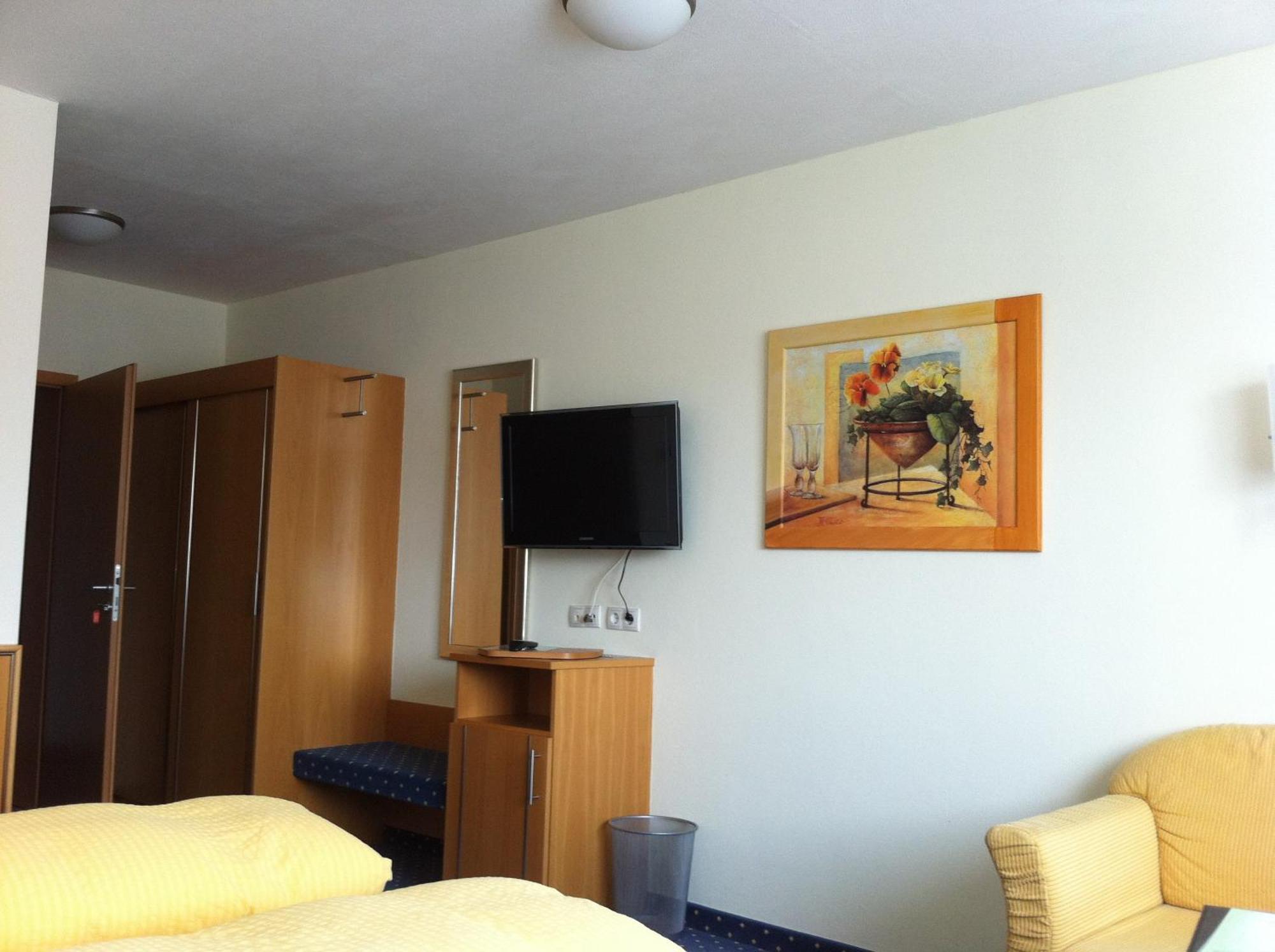 Hotel Linde Pfalz Silz  Exteriér fotografie