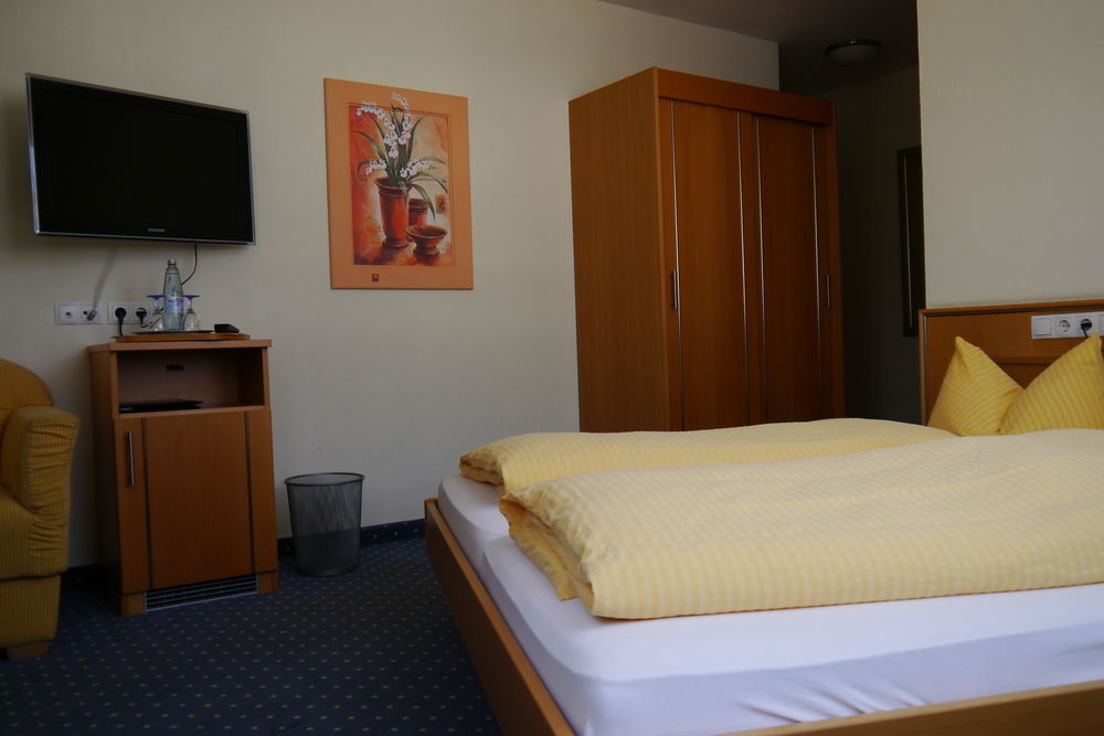 Hotel Linde Pfalz Silz  Exteriér fotografie