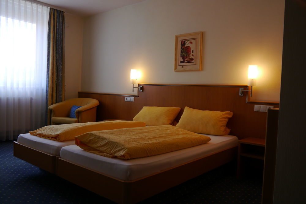 Hotel Linde Pfalz Silz  Exteriér fotografie