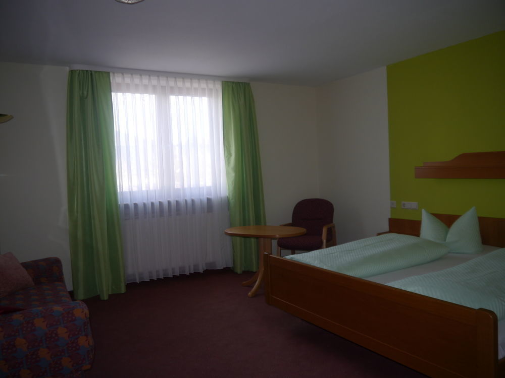 Hotel Linde Pfalz Silz  Exteriér fotografie