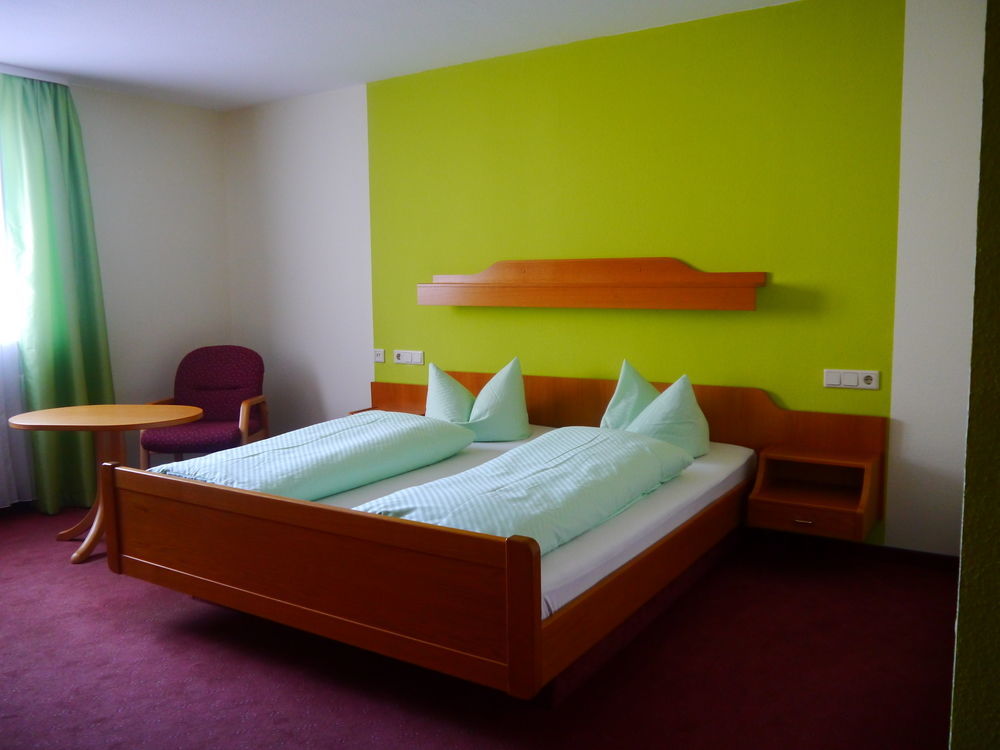 Hotel Linde Pfalz Silz  Exteriér fotografie